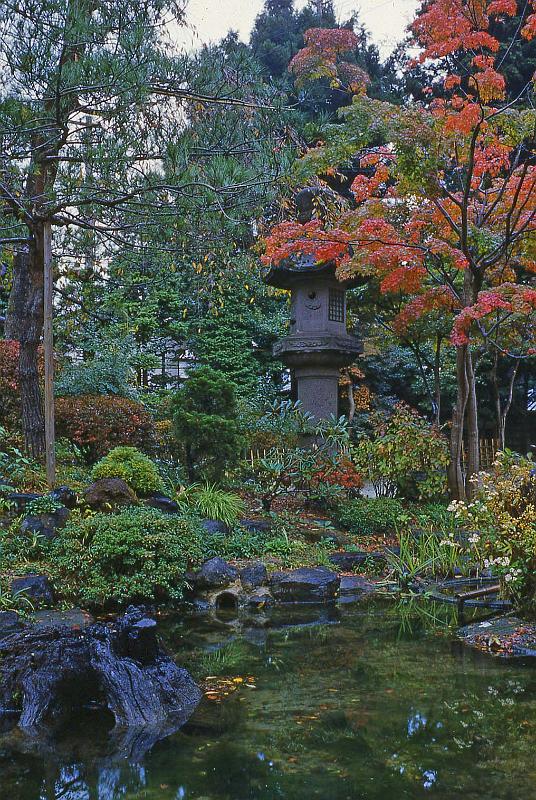 1952-53 Japan 213 Nikko.jpg